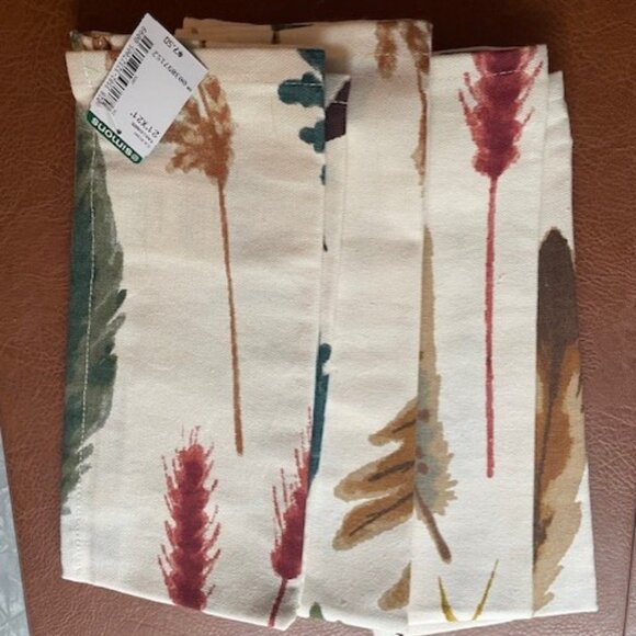 SIMONS Bundle - Fall Leaves and Feathers Napkins set of 4 and 3 Tea Towels - Picture 2 of 7